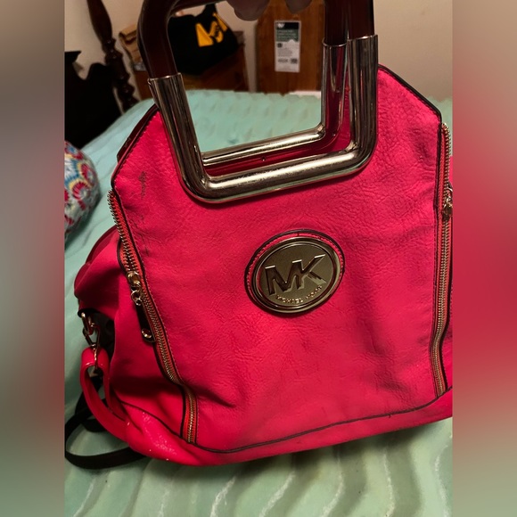 Handbags - Michael Kors Tote